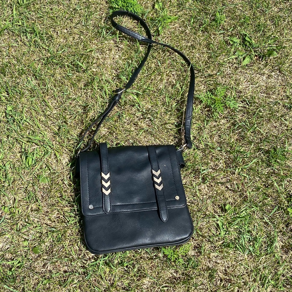 Women’s black crossbody bag